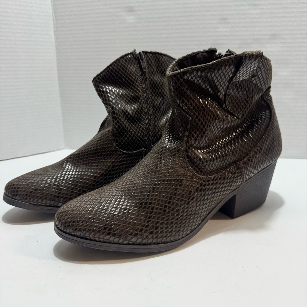 True Craft‎ Dark Brown Textured Ankle Booties